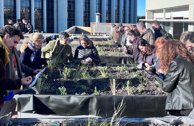 Els assistents a la trobada durant la visita tècnica
