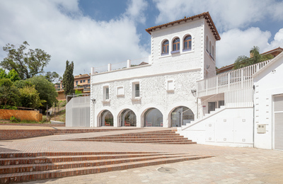 Foto: Adrià Goula Vista general exterior de l'equipament