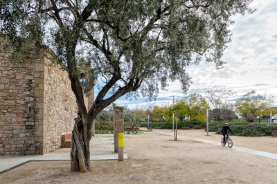 La masia del parc des d'un altre angle