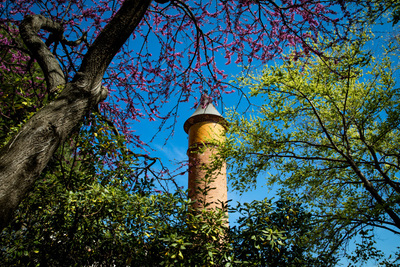 Imatge de la torre del parc de les Aigües