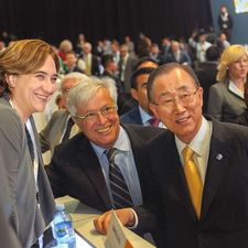 La presidenta de l'AMB, Ada Colau amb el secretari general d'Habitat III, Joan Clos i el secretari general de les Nacions Unides, Ban Ki-moon