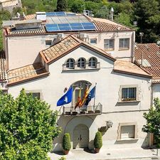 Plafons solars al sostre de l'Ajuntament d'Esplugues