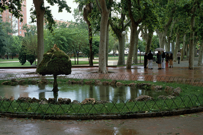 Façana de l'edifici del parc