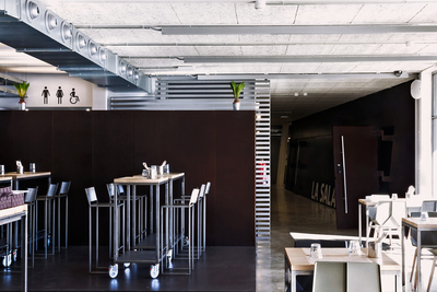 Perspectiva del bar de l'edifici