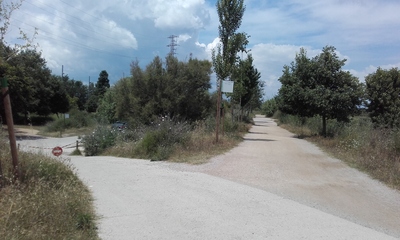 Zona d'estada i aparcament del camí del sorral