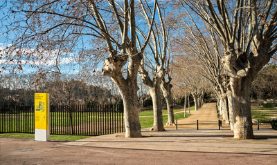 Senyalització al costat d'un camí