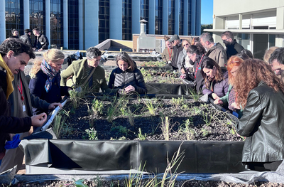 Els assistents a la trobada durant la visita tècnica