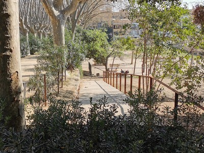 Nova pavimentació a les rampes del parc