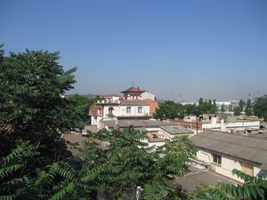 Vista de l'estat actual: edificacions industrials i Casa Fàbregas