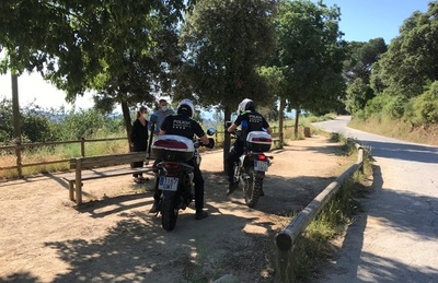 Policia en moto vigilant