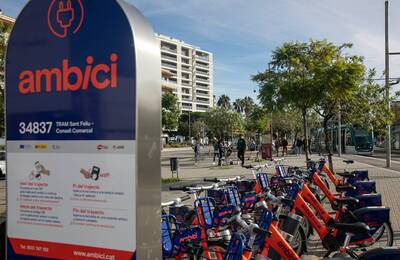 Panoràmica de la nova estació AMBici a Sant Feliu