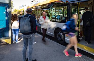Autobús de la línia M14