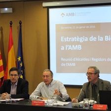 Poveda (al centre de la imatge) durant la sessió