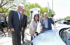 L'alcaldessa de Gavà, Raquel Sánchez, i el vicepresident de Mobilitat i Transport de l'AMB, Antoni Poveda