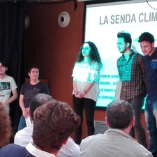 Alumnes exposant el projecte