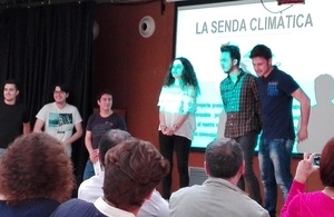 Alumnes exposant el projecte