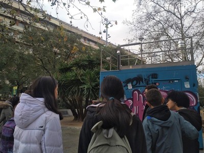 Alumnes visitant la Xarxa de Vigilància i Previsió de la Contaminació Atmosfèrica