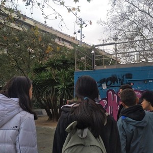 Alumnes visitant la Xarxa de Vigilància i Previsió de la Contaminació Atmosfèrica