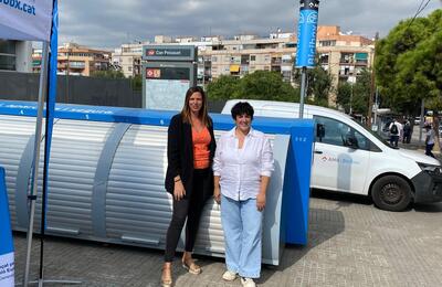 Eli Latorre, consellera delegada de Mobilitat Sostenible de l'AMB i Mireia González, alcaldessa de Santa Coloma de Gramenet